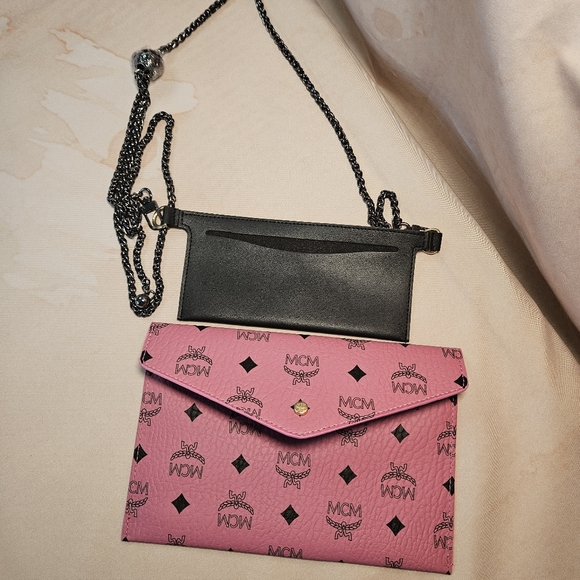 MCM Parfum Pink Envelope Clutch with Black Monogram💗Bonus Chain And Insert! - Picture 6 of 8